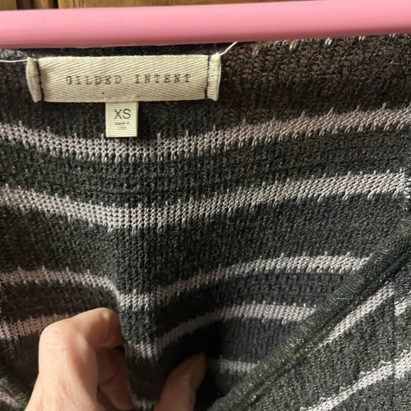 Gilded Intent cold shoulder sweater/top oversized xs - Picture 4 of 5